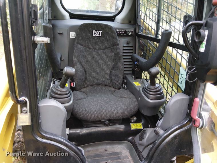 image for item EV5235 2019 Caterpillar 262D skid steer loader