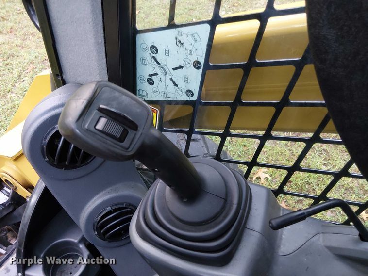 image for item EV5235 2019 Caterpillar 262D skid steer loader