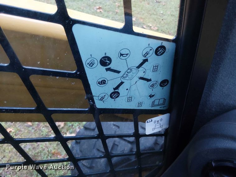 image for item EV5235 2019 Caterpillar 262D skid steer loader