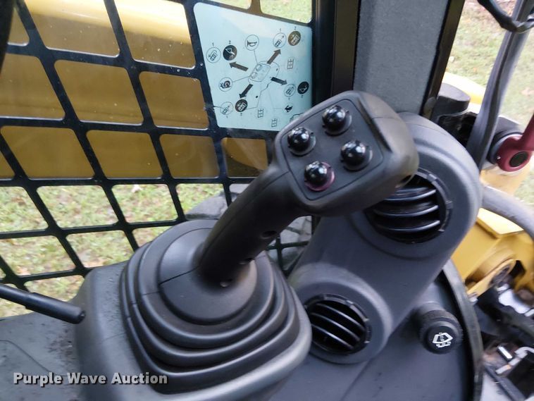 image for item EV5235 2019 Caterpillar 262D skid steer loader