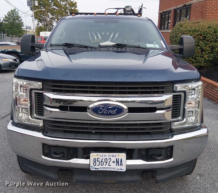 image for item EV5238 2019 Ford F250 Super Duty Crew Cab pickup truck