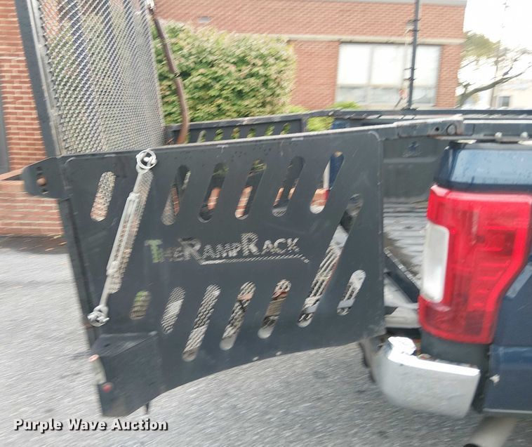 image for item EV5238 2019 Ford F250 Super Duty Crew Cab pickup truck