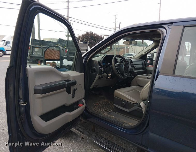 image for item EV5238 2019 Ford F250 Super Duty Crew Cab pickup truck