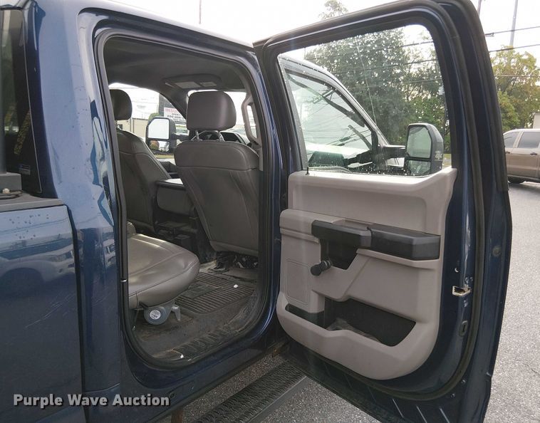 image for item EV5238 2019 Ford F250 Super Duty Crew Cab pickup truck