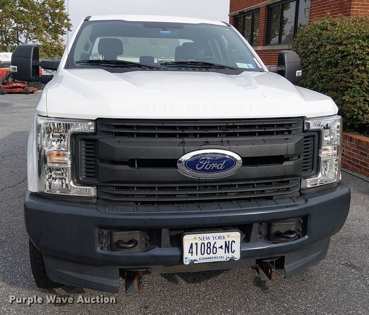 image for item EV5240 2018 Ford F250 Super Duty SuperCab pickup truck