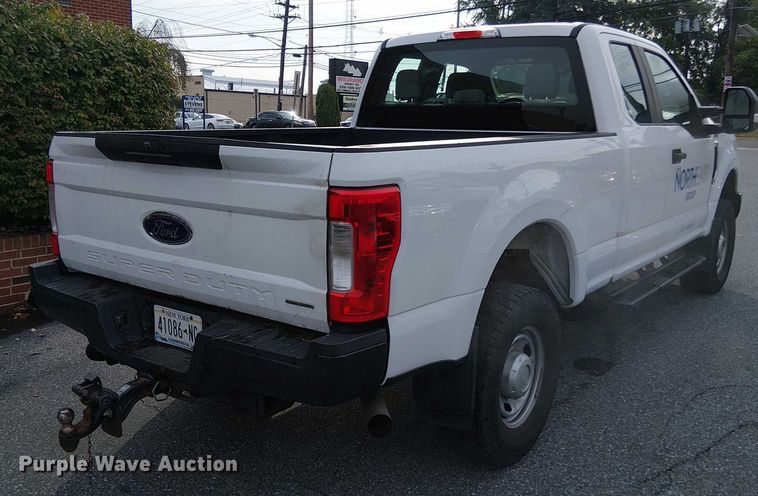 image for item EV5240 2018 Ford F250 Super Duty SuperCab pickup truck