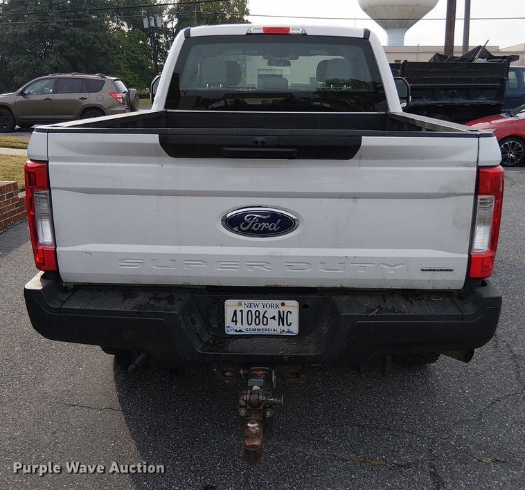 image for item EV5240 2018 Ford F250 Super Duty SuperCab pickup truck