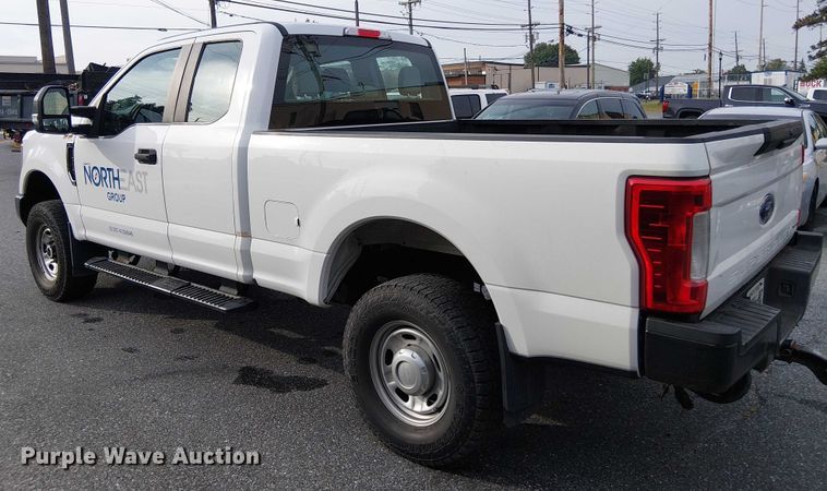 image for item EV5240 2018 Ford F250 Super Duty SuperCab pickup truck