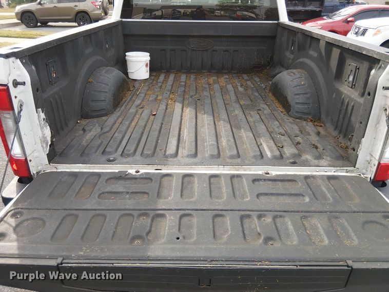 image for item EV5240 2018 Ford F250 Super Duty SuperCab pickup truck