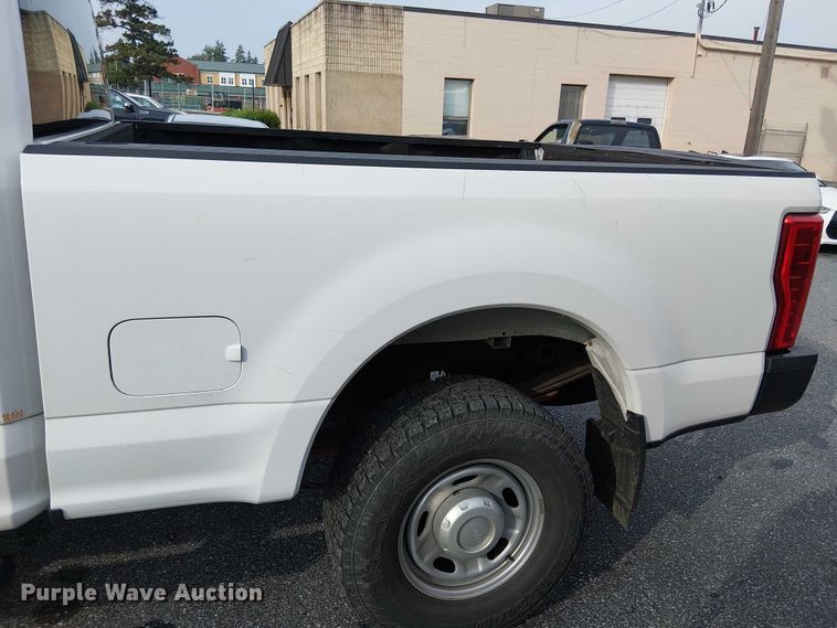 image for item EV5240 2018 Ford F250 Super Duty SuperCab pickup truck