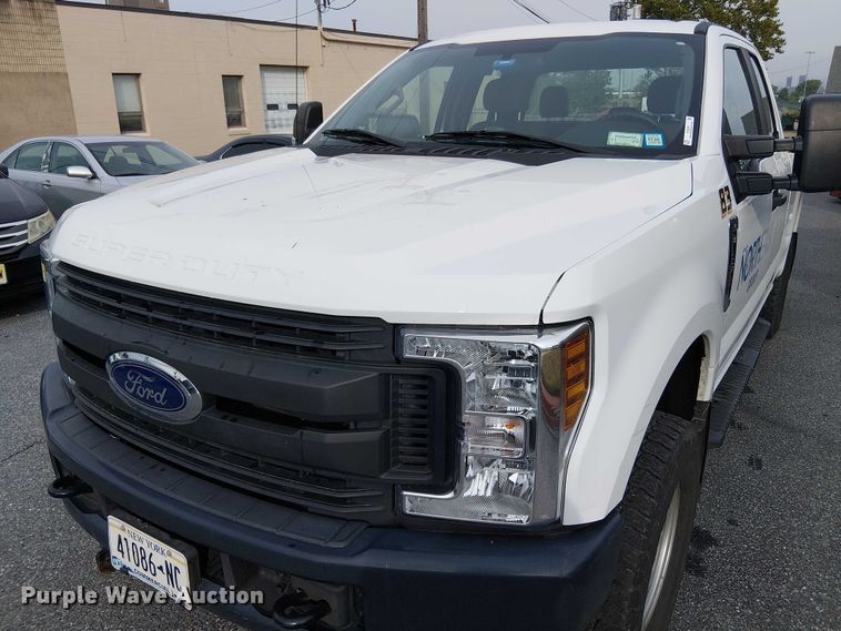image for item EV5240 2018 Ford F250 Super Duty SuperCab pickup truck