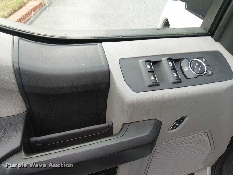 image for item EV5240 2018 Ford F250 Super Duty SuperCab pickup truck