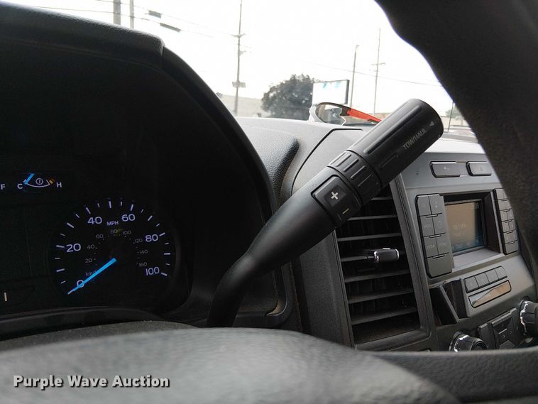 image for item EV5240 2018 Ford F250 Super Duty SuperCab pickup truck