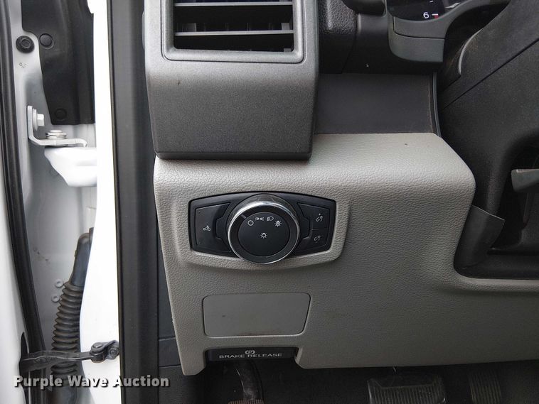 image for item EV5240 2018 Ford F250 Super Duty SuperCab pickup truck