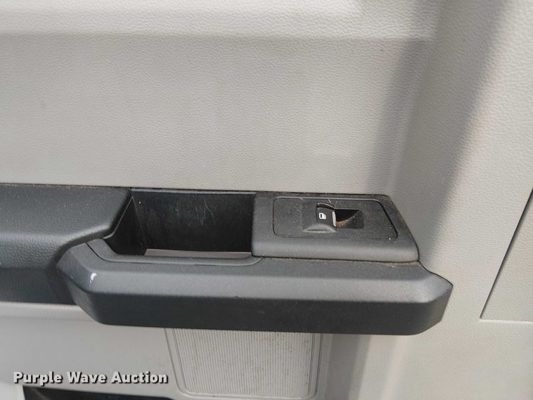 image for item EV5240 2018 Ford F250 Super Duty SuperCab pickup truck