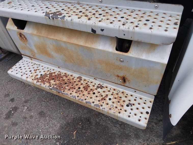 image for item EV5255 2012 Freightliner M2 bucket truck