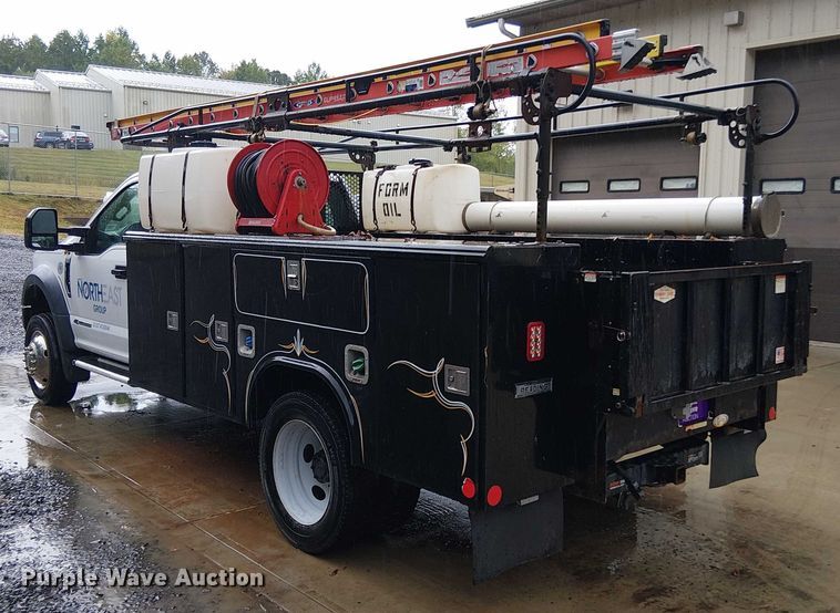 image for item EV5270 2019 Ford F550 utility / service truck