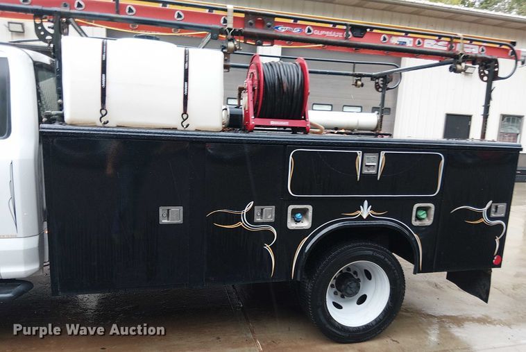 image for item EV5270 2019 Ford F550 utility / service truck