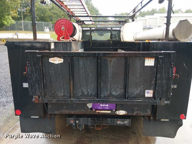 image for item EV5270 2019 Ford F550 utility / service truck