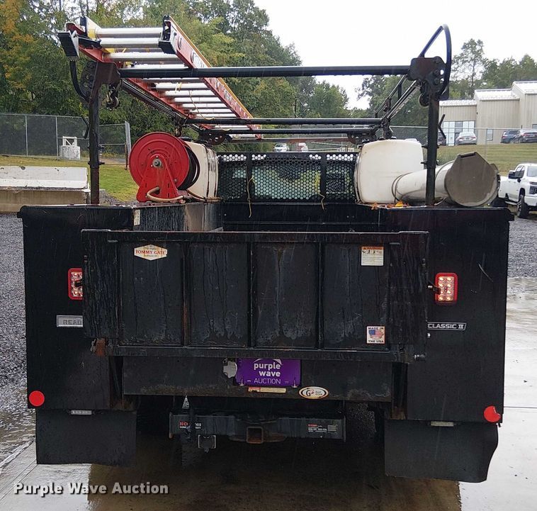 image for item EV5270 2019 Ford F550 utility / service truck