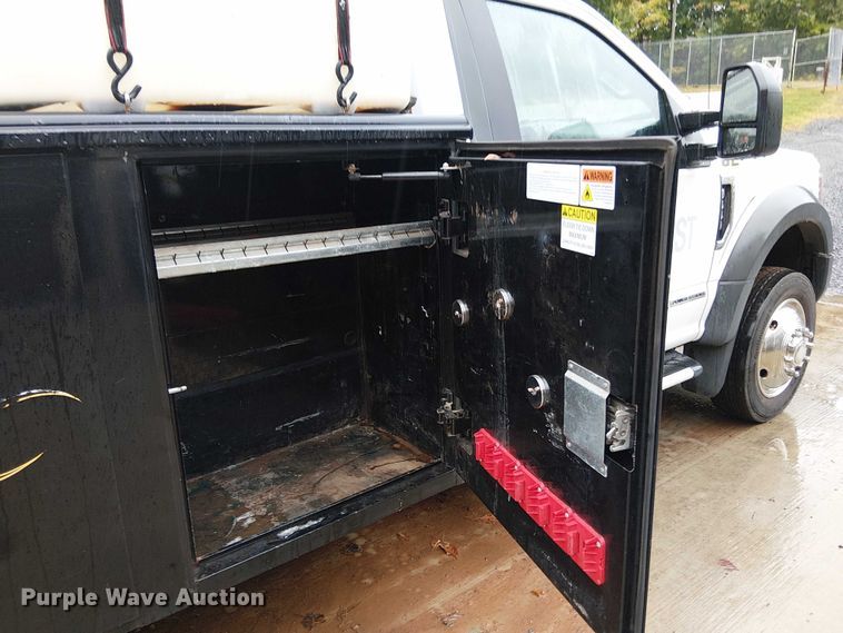 image for item EV5270 2019 Ford F550 utility / service truck