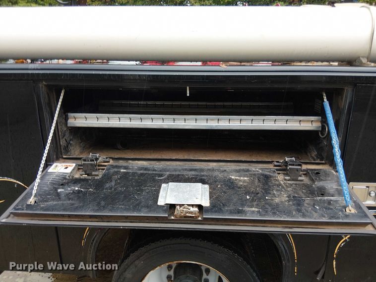 image for item EV5270 2019 Ford F550 utility / service truck