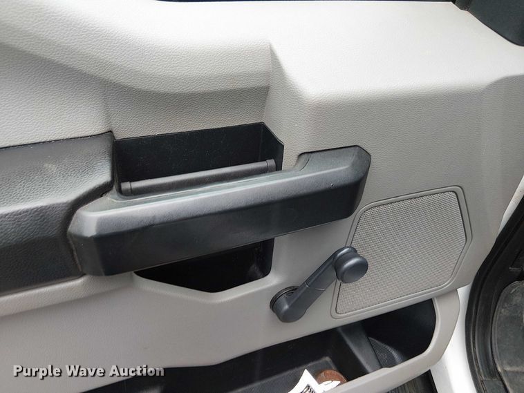 image for item EV5270 2019 Ford F550 utility / service truck