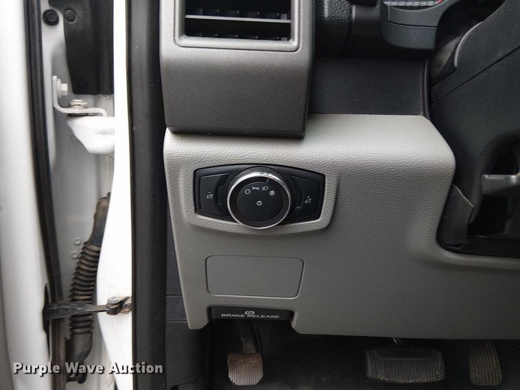 image for item EV5270 2019 Ford F550 utility / service truck