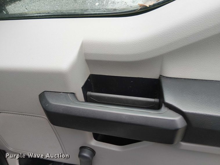 image for item EV5270 2019 Ford F550 utility / service truck