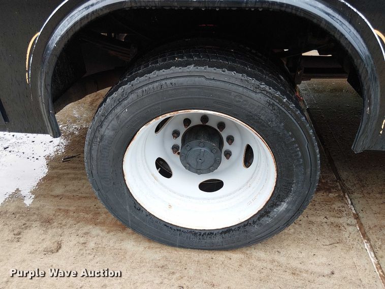 image for item EV5270 2019 Ford F550 utility / service truck