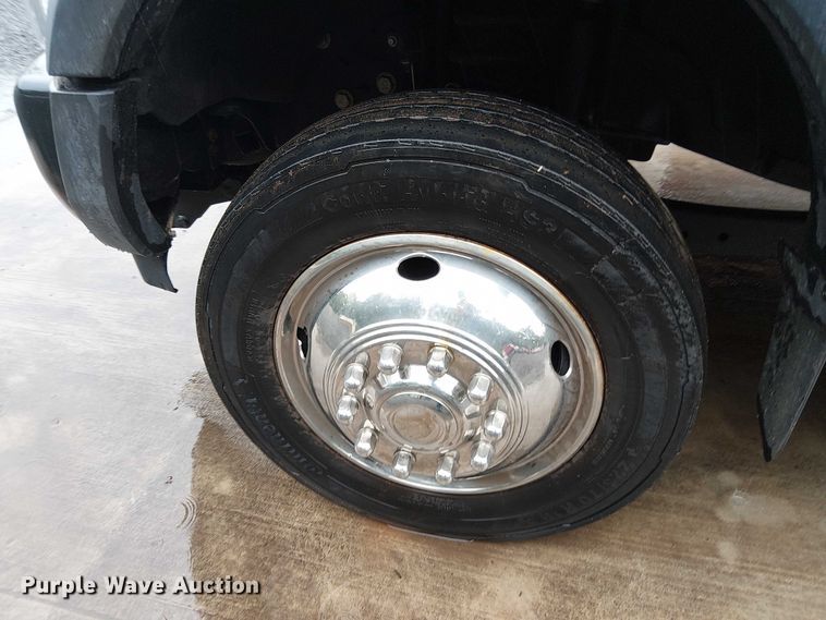 image for item EV5270 2019 Ford F550 utility / service truck