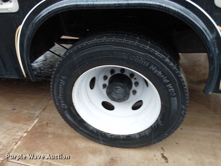 image for item EV5270 2019 Ford F550 utility / service truck