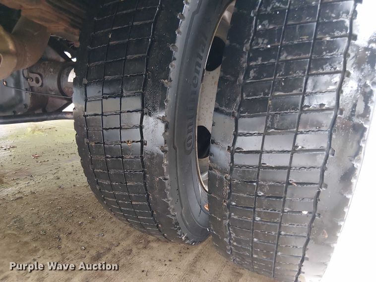 image for item EV5270 2019 Ford F550 utility / service truck