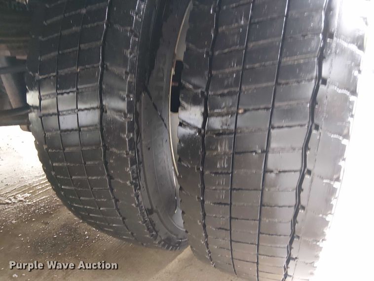 image for item EV5270 2019 Ford F550 utility / service truck