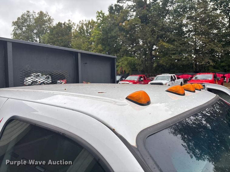 image for item EV5271 2016 Ford F350 Super Duty  flatbed pickup truck