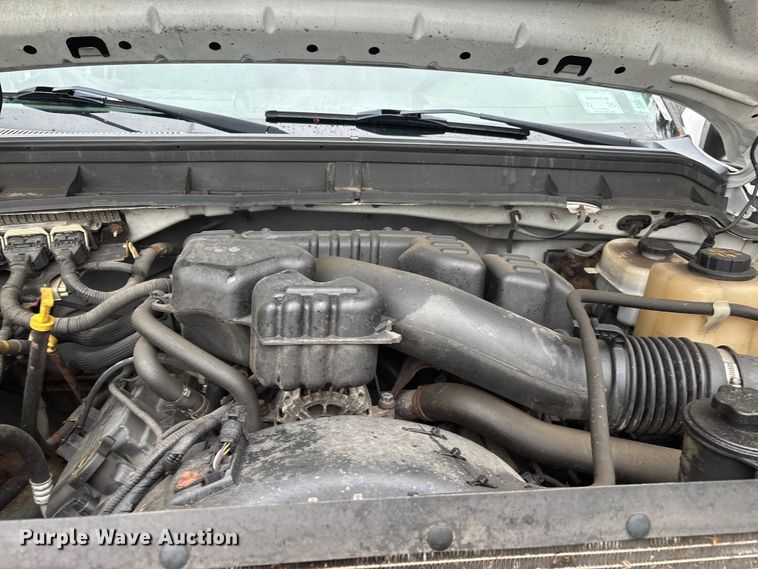 image for item EV5271 2016 Ford F350 Super Duty  flatbed pickup truck