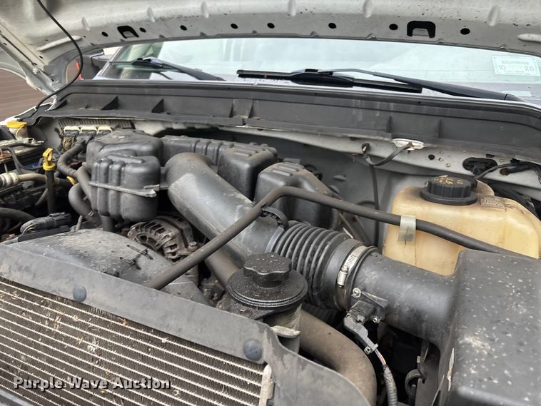 image for item EV5271 2016 Ford F350 Super Duty  flatbed pickup truck