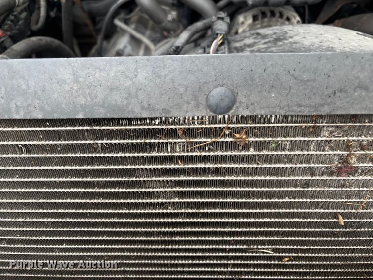 image for item EV5271 2016 Ford F350 Super Duty  flatbed pickup truck