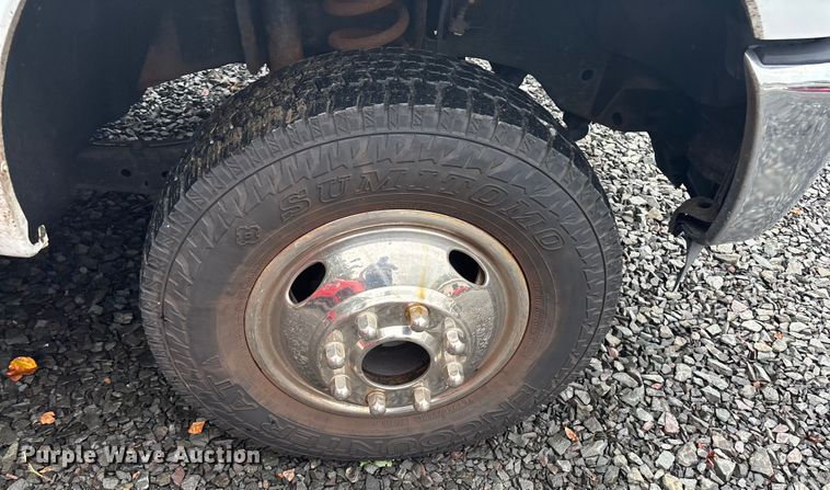 image for item EV5271 2016 Ford F350 Super Duty  flatbed pickup truck