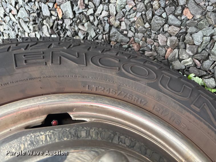 image for item EV5271 2016 Ford F350 Super Duty  flatbed pickup truck