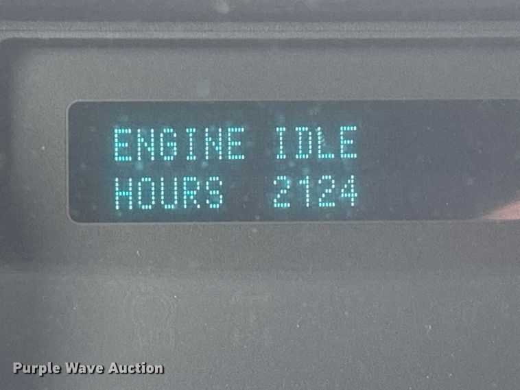 image for item EV5271 2016 Ford F350 Super Duty  flatbed pickup truck