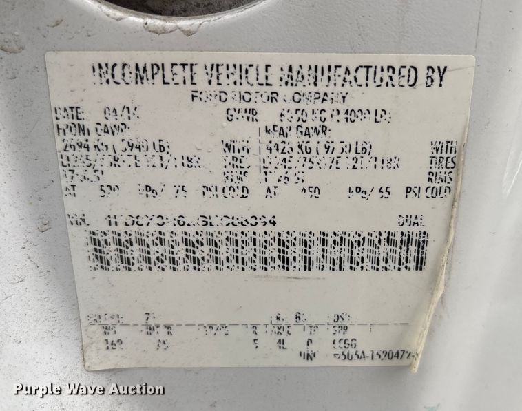 image for item EV5271 2016 Ford F350 Super Duty  flatbed pickup truck