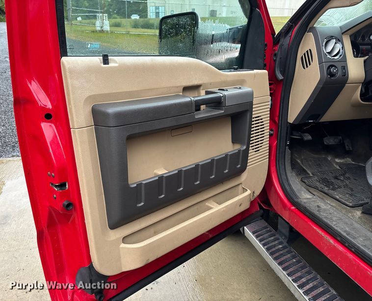 image for item EV5273 2015 Ford F250 Super Duty SuperCab pickup truck