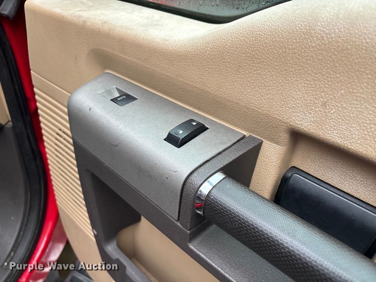 image for item EV5273 2015 Ford F250 Super Duty SuperCab pickup truck