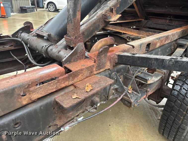 image for item EV5274 2013 Ford F550 dump truck