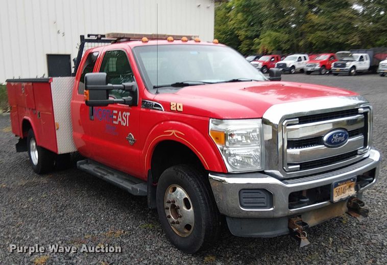 image for item EV5275 2016 Ford F350 Super Duty utility bed pickup truck