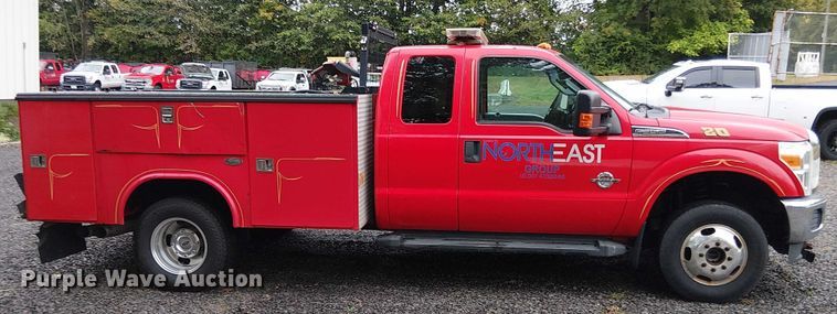 image for item EV5275 2016 Ford F350 Super Duty utility bed pickup truck