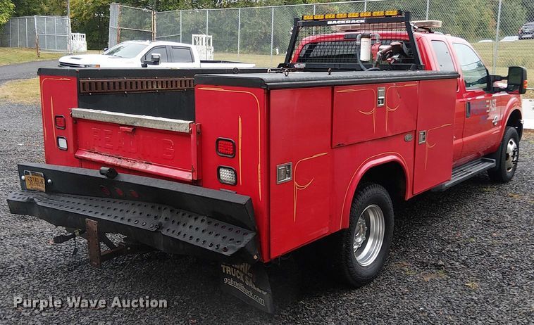 image for item EV5275 2016 Ford F350 Super Duty utility bed pickup truck