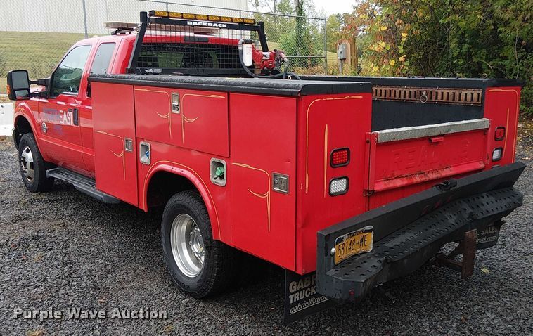 image for item EV5275 2016 Ford F350 Super Duty utility bed pickup truck