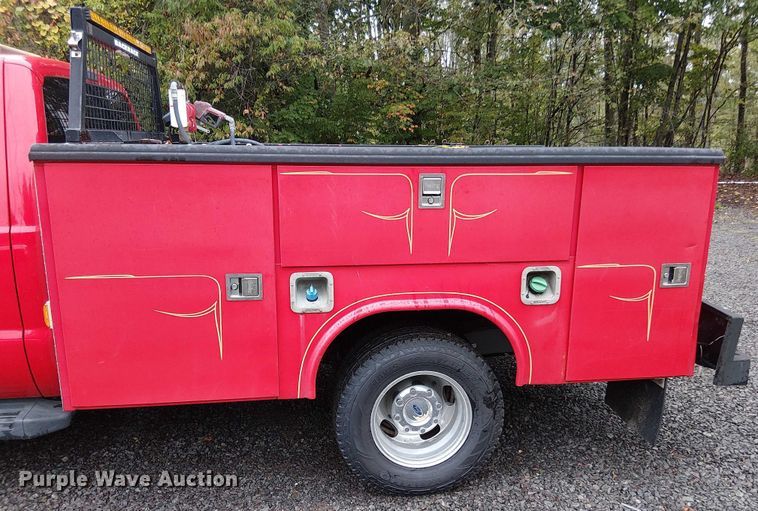image for item EV5275 2016 Ford F350 Super Duty utility bed pickup truck